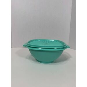 Tupperware Servalier Bowl Teal Green 5 1/4 Cup, 1.3 L